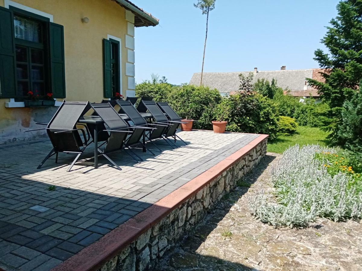 Vendektanya Vendeghaz Hotel Tapolca Exterior photo